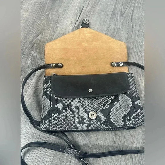 PATRICIA NASH Cassano Italian leather Smoke Python Like New Purse - Picture 6 of 11